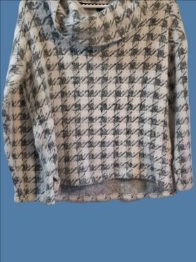 4/$67 Deal! Tribal Cozy Houndstooth Cowl Neck Soft Sweater